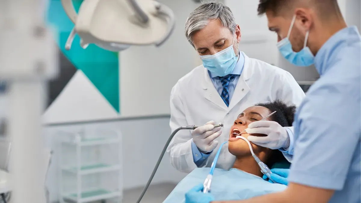 29 concursos para auxiliar de dentista com inscrições abertas em fevereiro