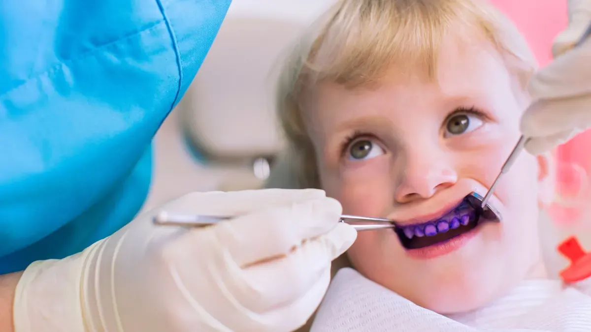 3 vantagens de ser auxiliar de dentista com certificação